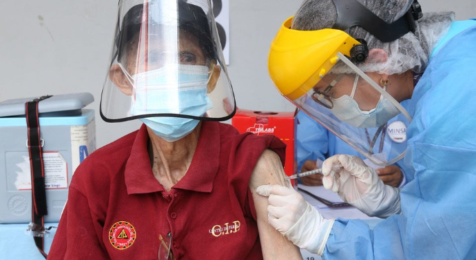 新加坡：12岁以上疫苗接种扩大，老年人便捷接种行动开始