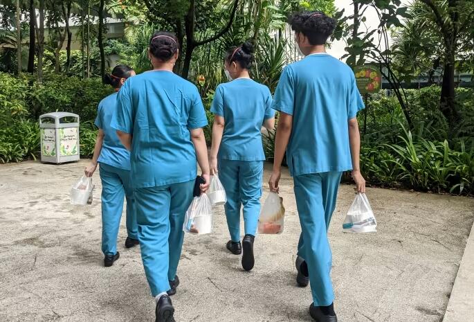 新加坡：每年赋予1200外籍医护永居权