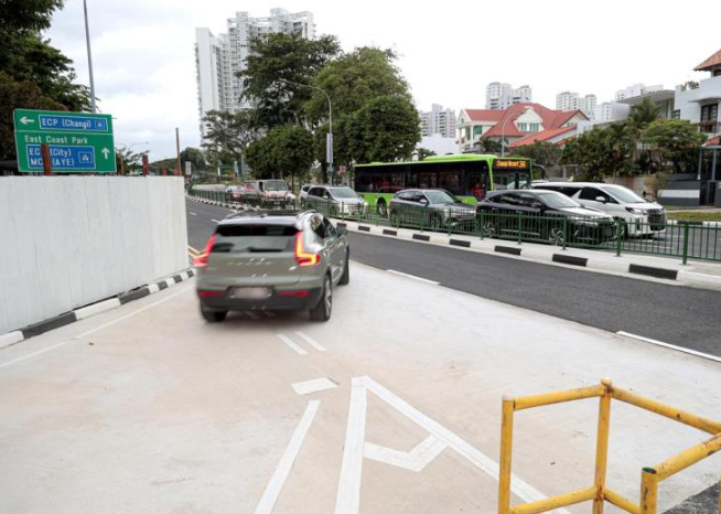 新加坡丹戎加东南路顺利通车，道路安全引发关注