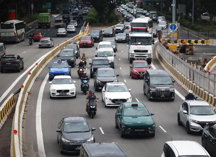 新加坡A组拥车证跌破11万，车展前夕走势受关注